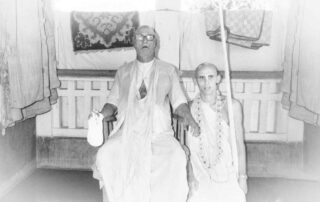 With My Head At His Feet - Swami B.K. Aranya Speaks about Srila Sridhara Maharaja