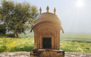 Śrīla Viśvanātha Cakravartī Ṭhākura and Śrī Gurvaṣṭakam