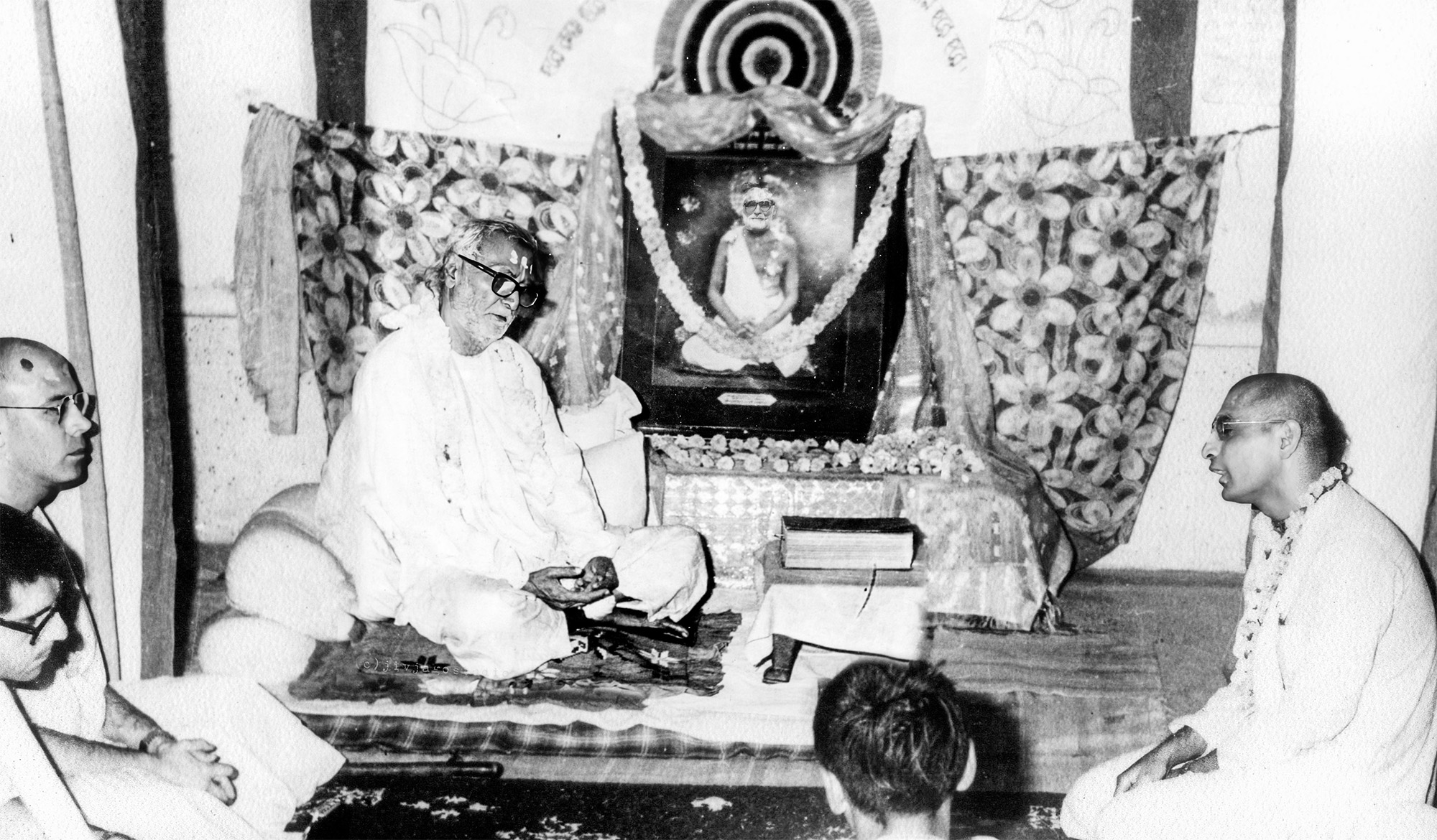 Śrīla Prabhupāda Dvādaśakam